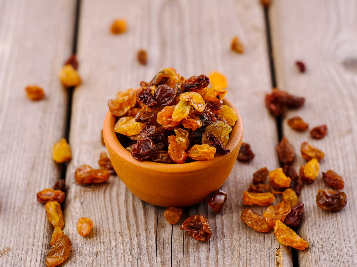 What happens if you eat raisins everyday?