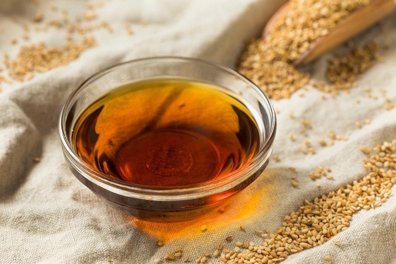 Is sesame oil toxic to cats?